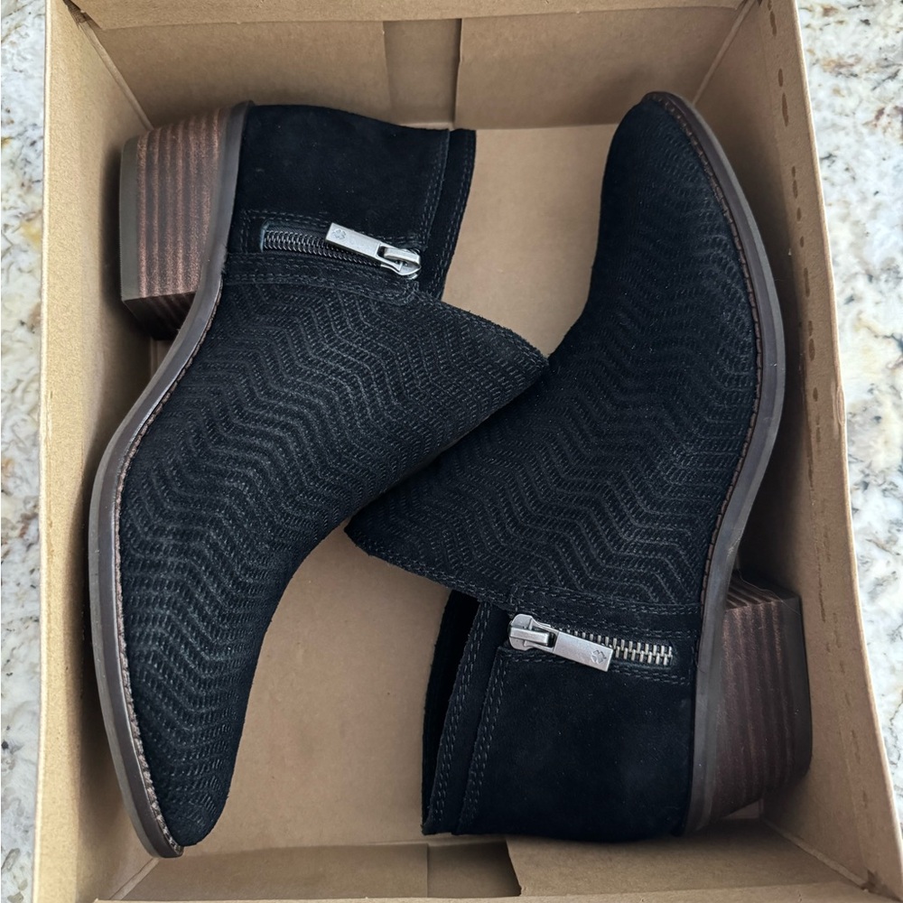 NEW Oiled suede booties (size 7.5)